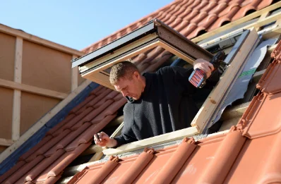 Pose de fenêtres de toit Velux à Rochessauve